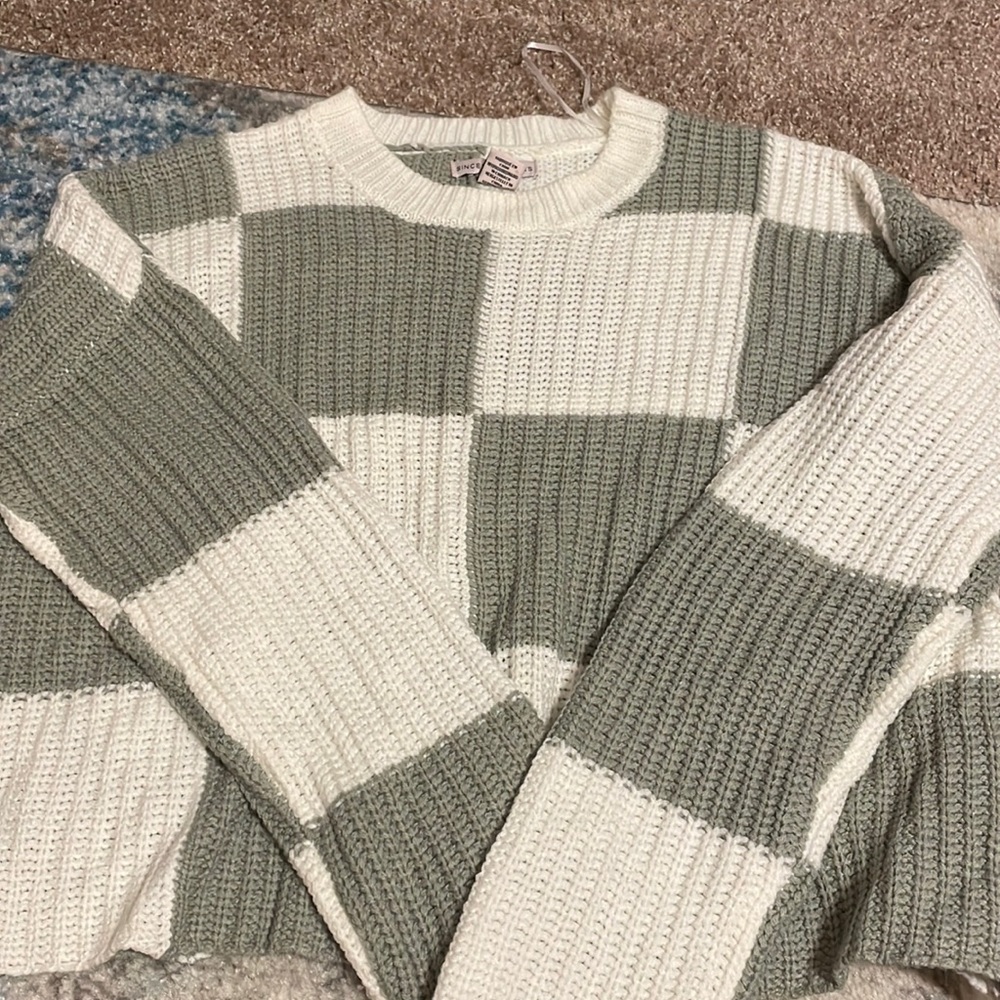 tjmaxx printed green and white sweater